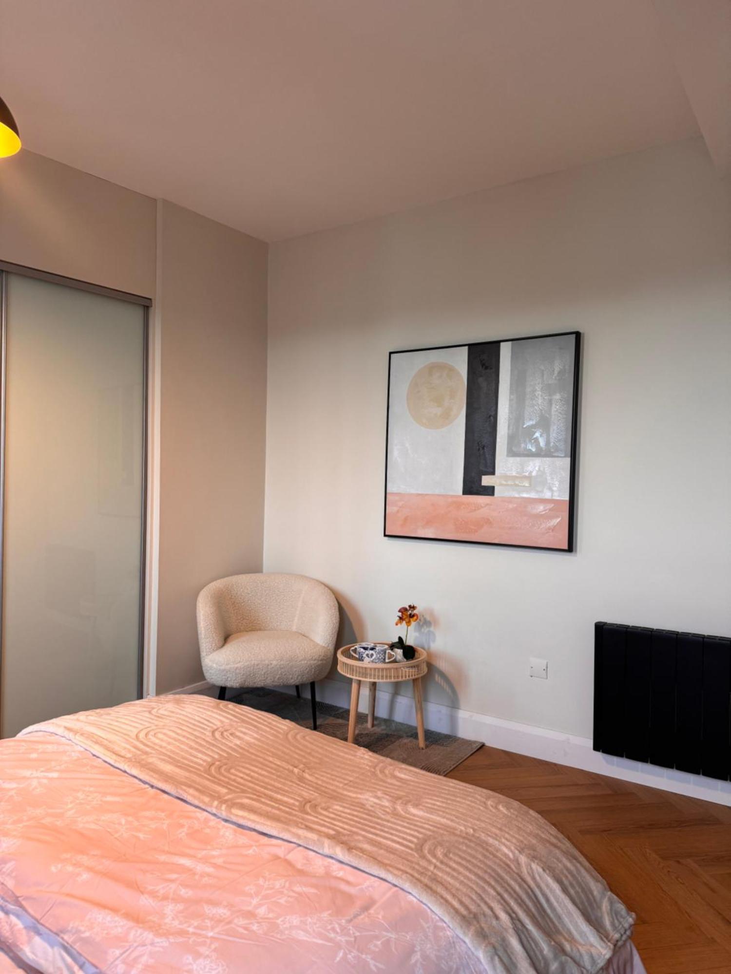 Finnstown Hall- Private Room In Shared Apartment With The Host دبلن المظهر الخارجي الصورة